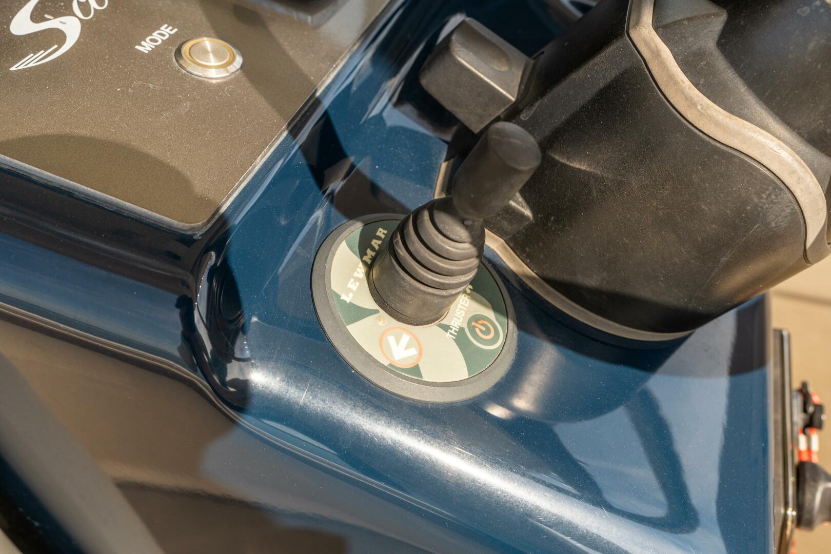 Slide: The Image of Scout 320 LXF 2015 - 49