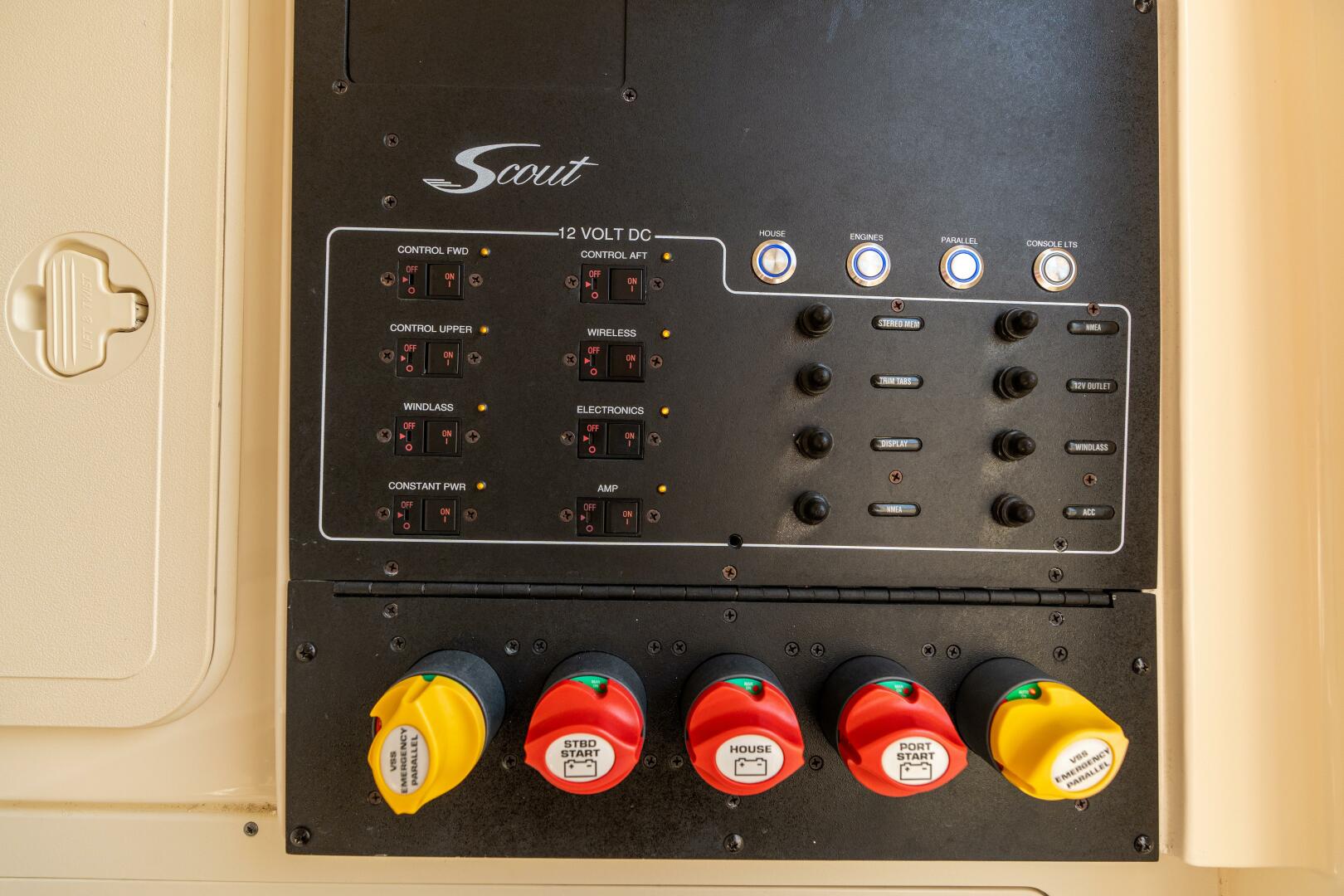 Slide: The Image of Scout 320 LXF 2015 - 55