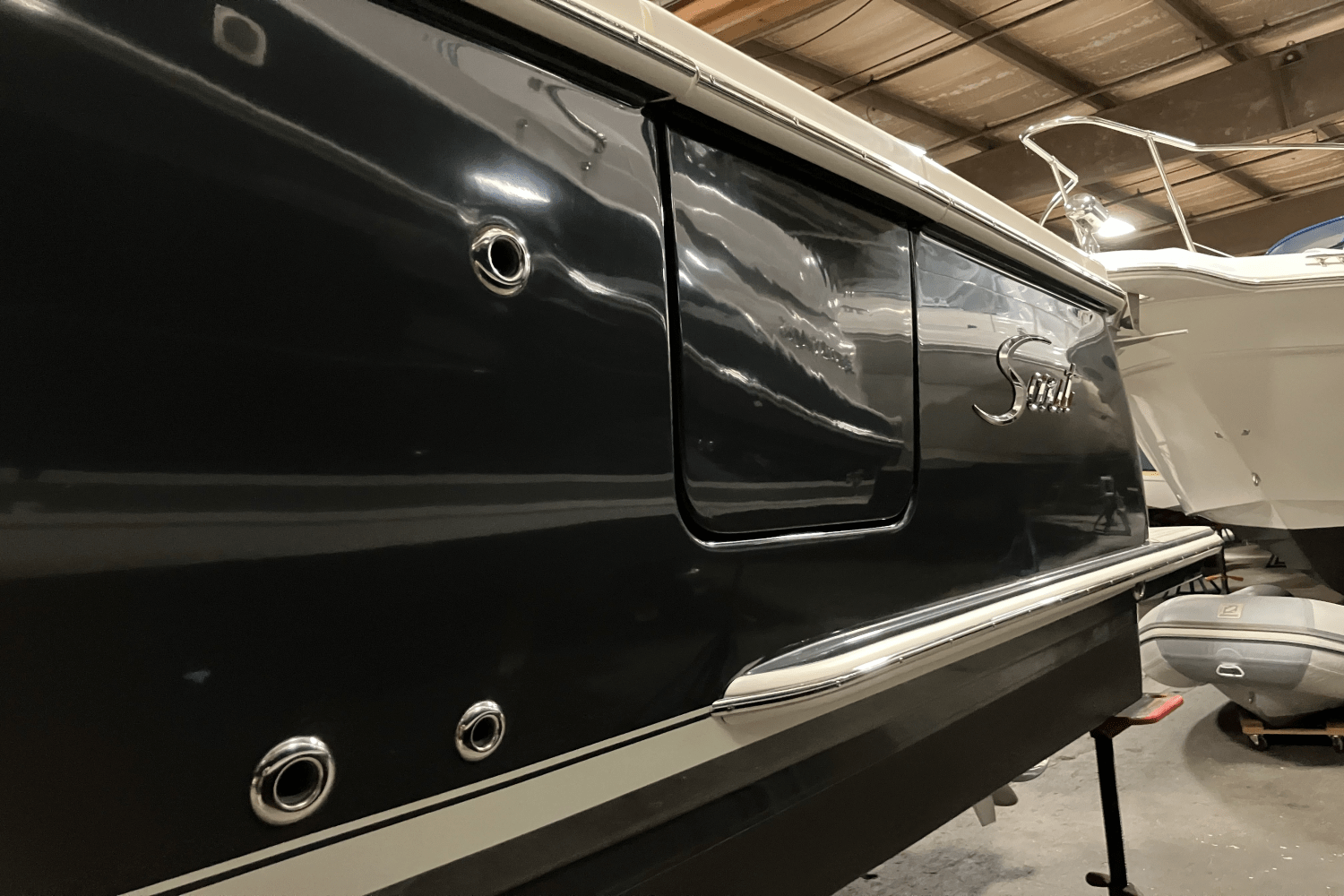 Slide: The Image of Scout 330 LXF 2023 - 10