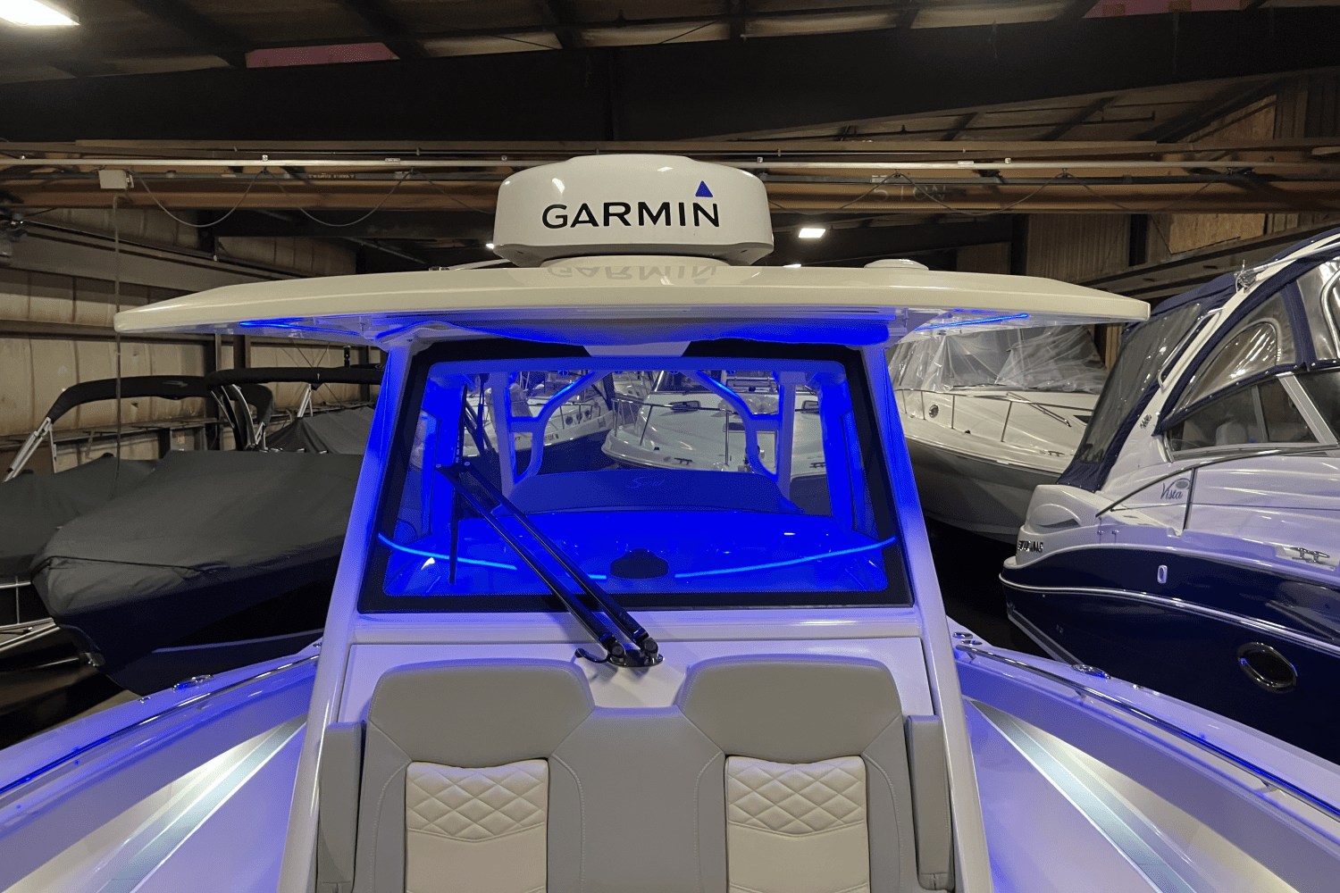 Slide: The Image of Scout 330 LXF 2023 - 15