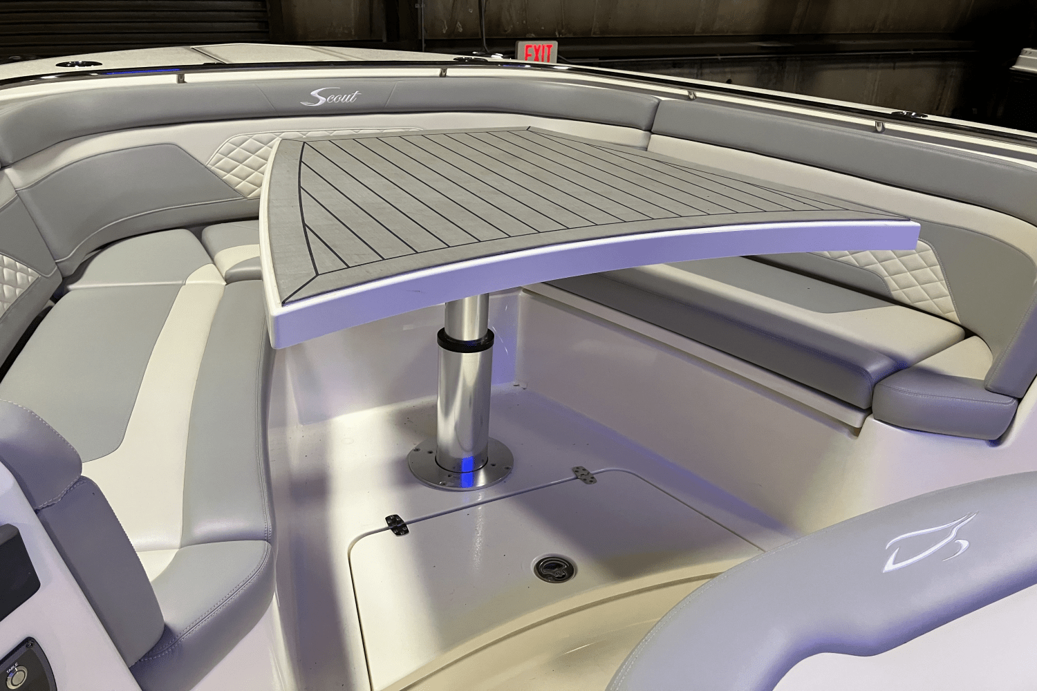 Slide: The Image of Scout 330 LXF 2023 - 17