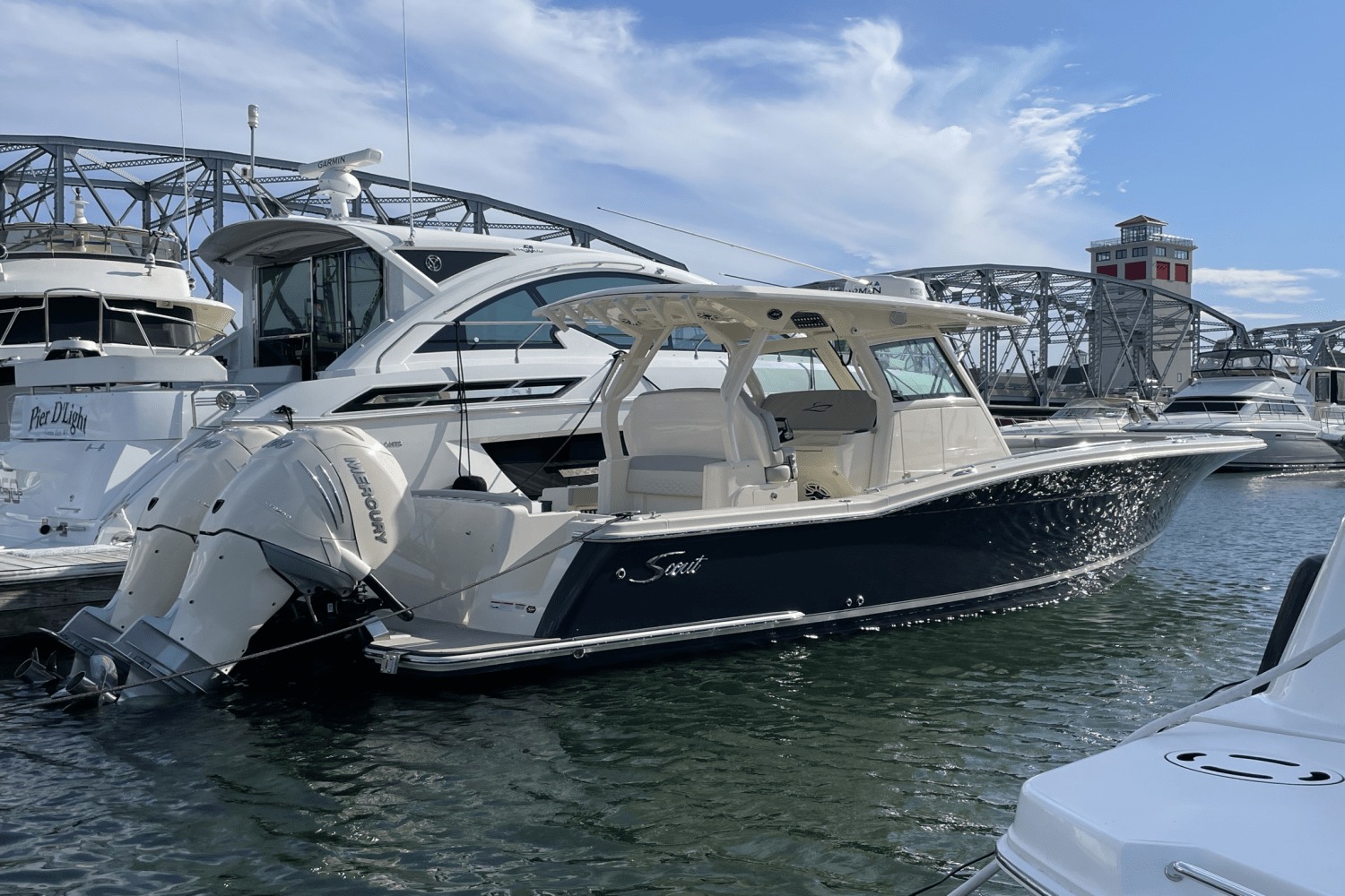 Slide: The Image of Scout 330 LXF 2023 - 2