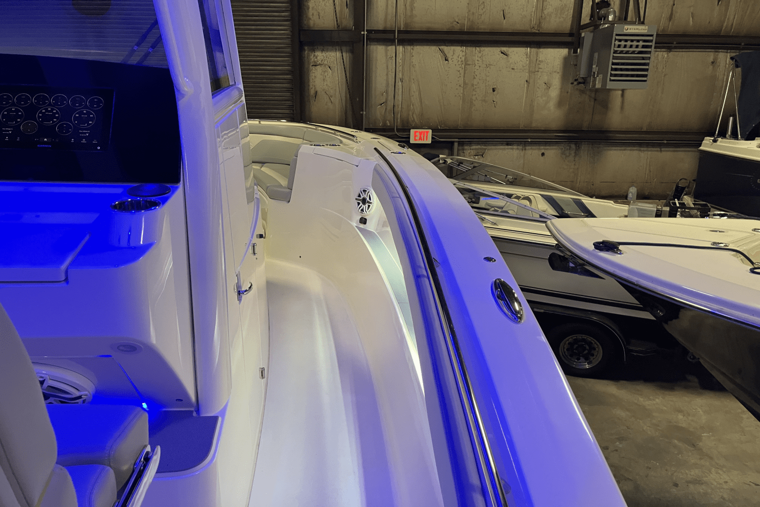 Slide: The Image of Scout 330 LXF 2023 - 20