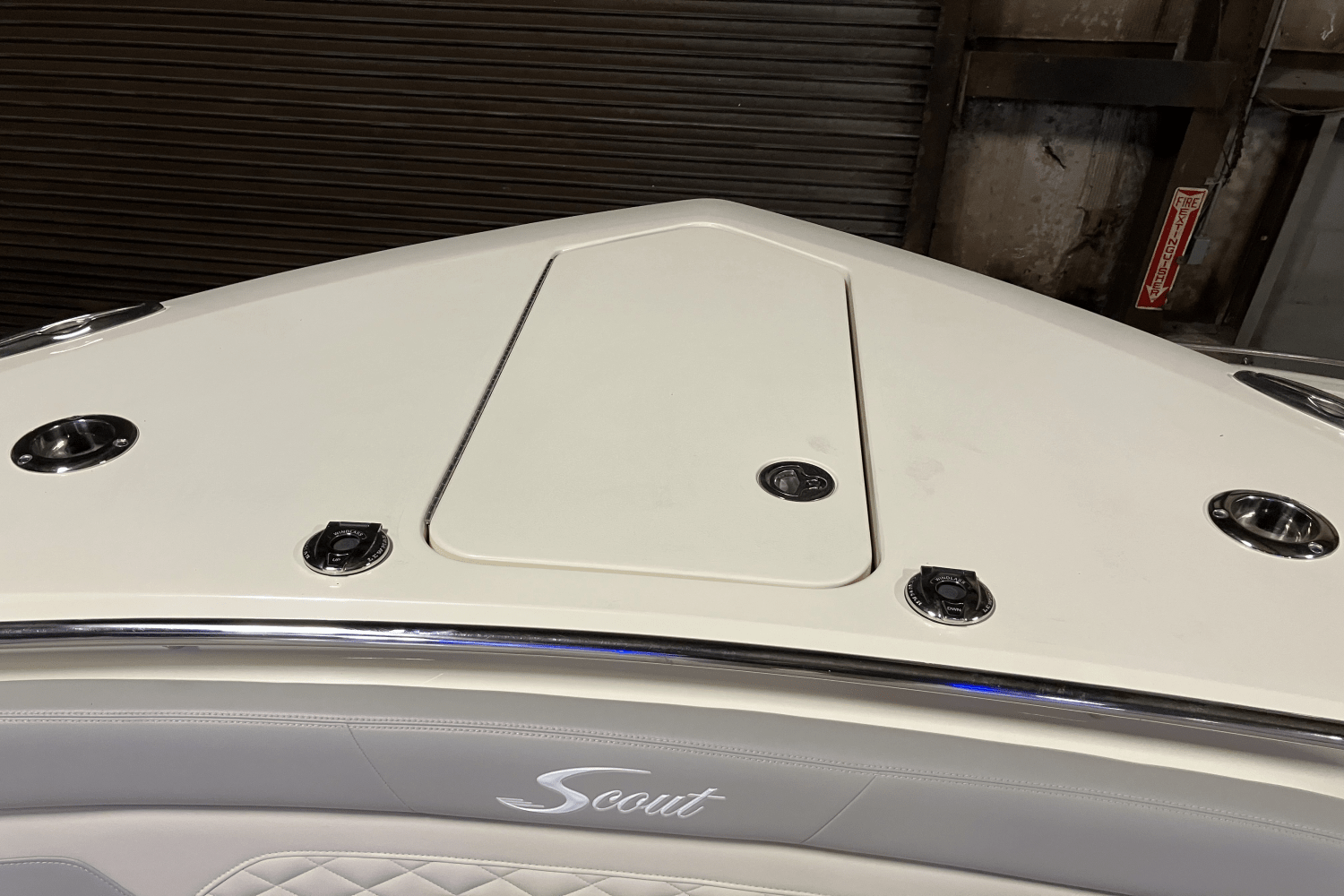 Slide: The Image of Scout 330 LXF 2023 - 22