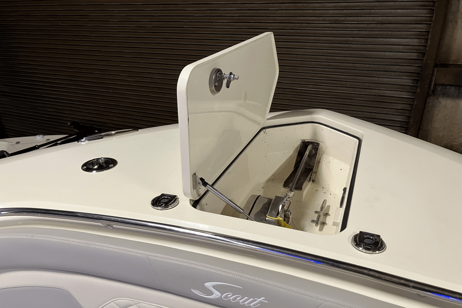 Slide: The Image of Scout 330 LXF 2023 - 23