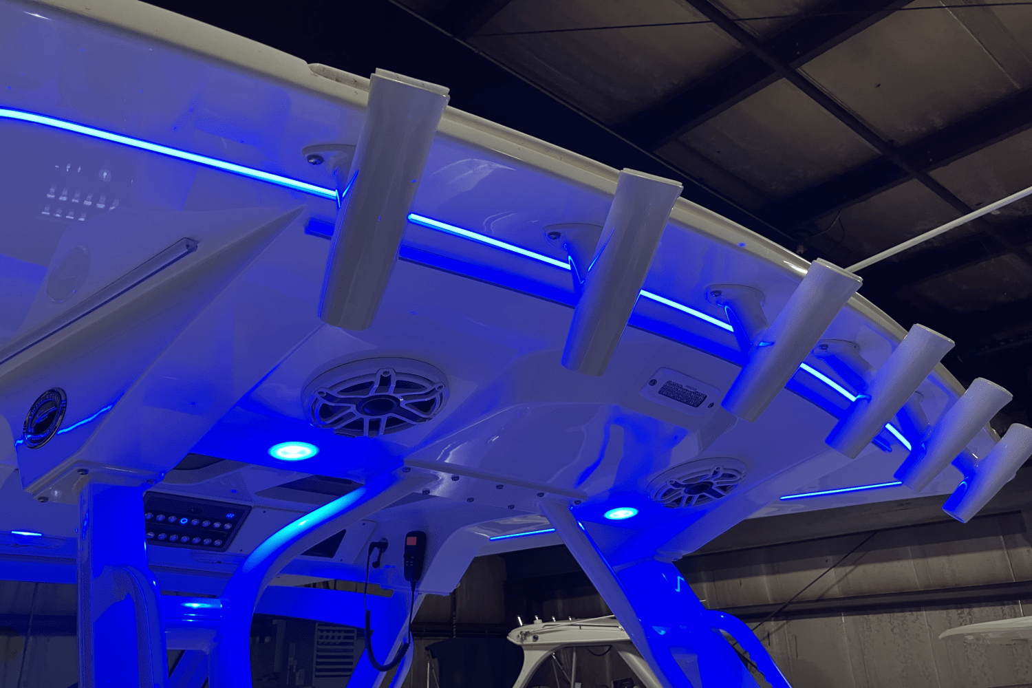 Slide: The Image of Scout 330 LXF 2023 - 25