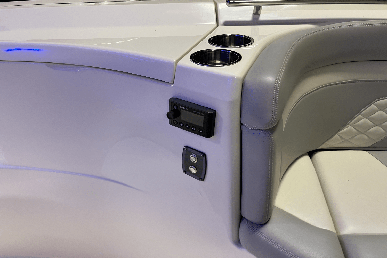 Slide: The Image of Scout 330 LXF 2023 - 28