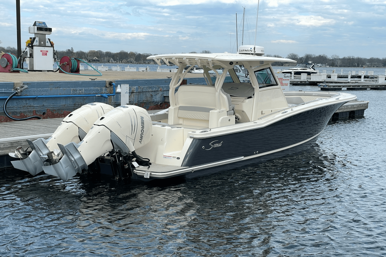 Slide: The Image of Scout 330 LXF 2023 - 3