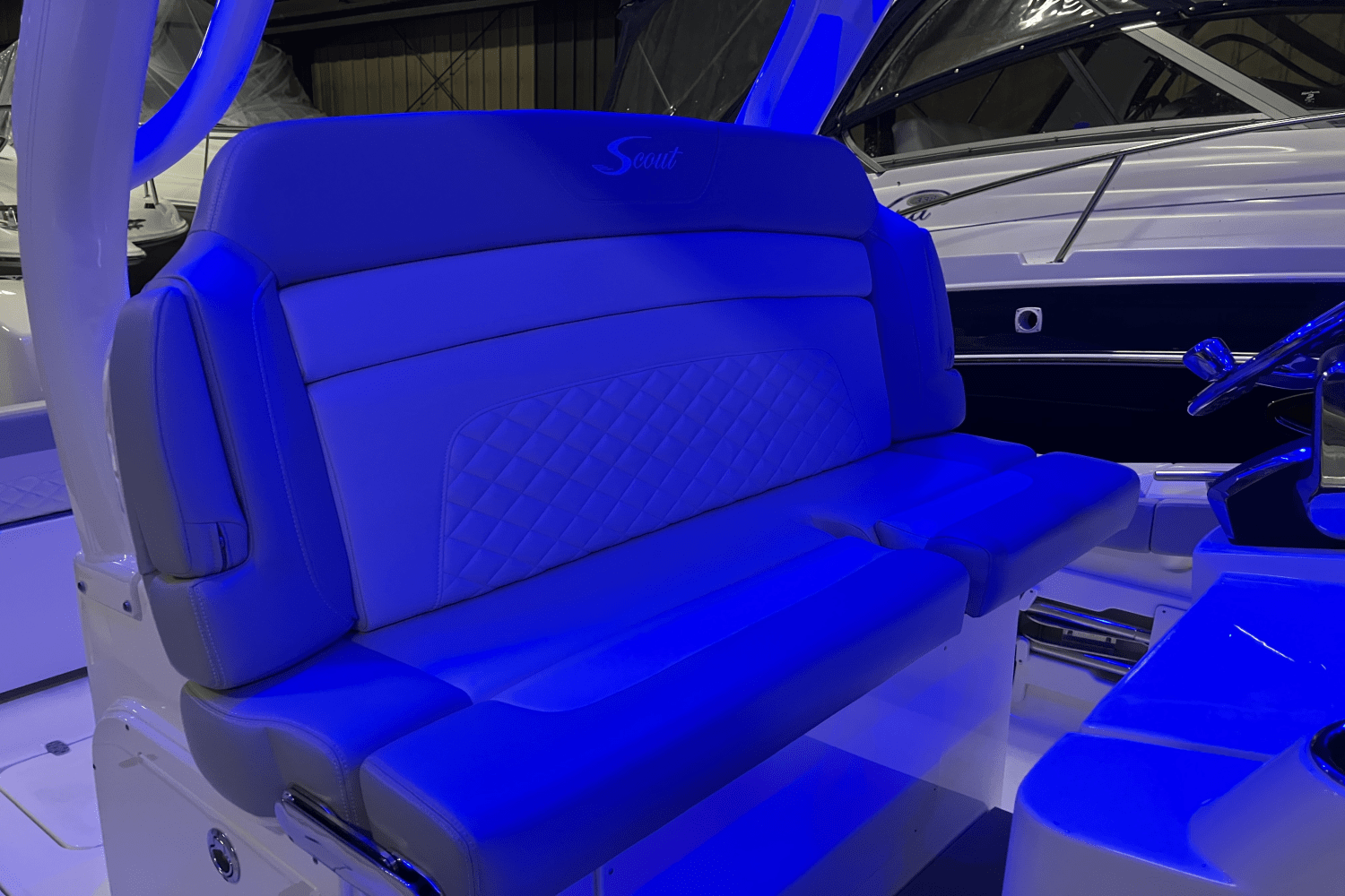 Slide: The Image of Scout 330 LXF 2023 - 33