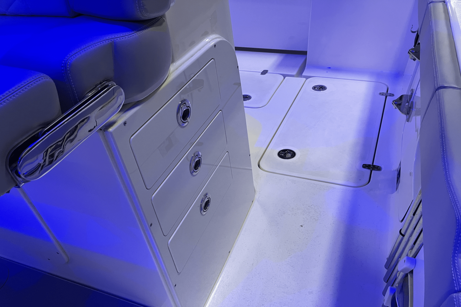 Slide: The Image of Scout 330 LXF 2023 - 34