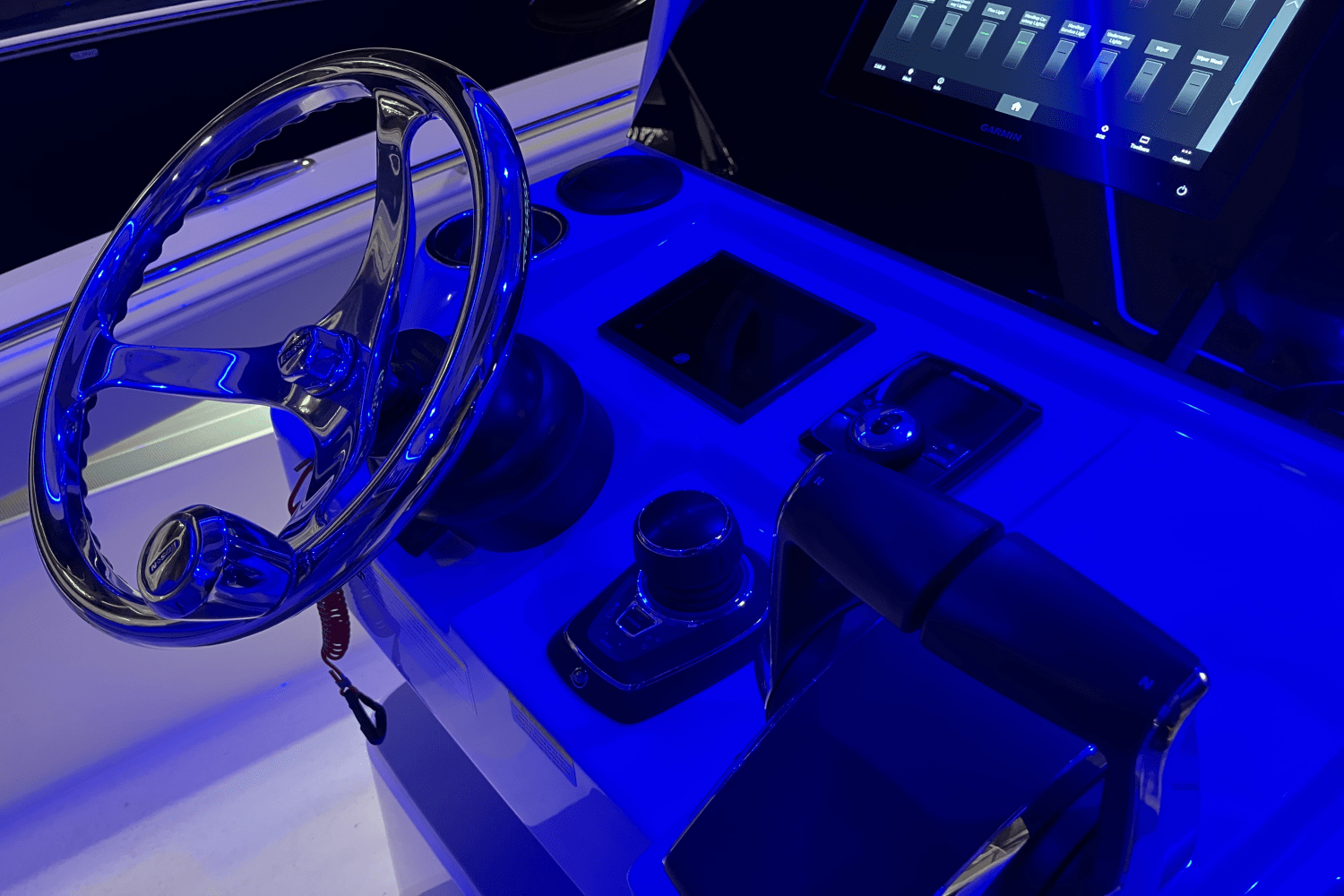 Slide: The Image of Scout 330 LXF 2023 - 36