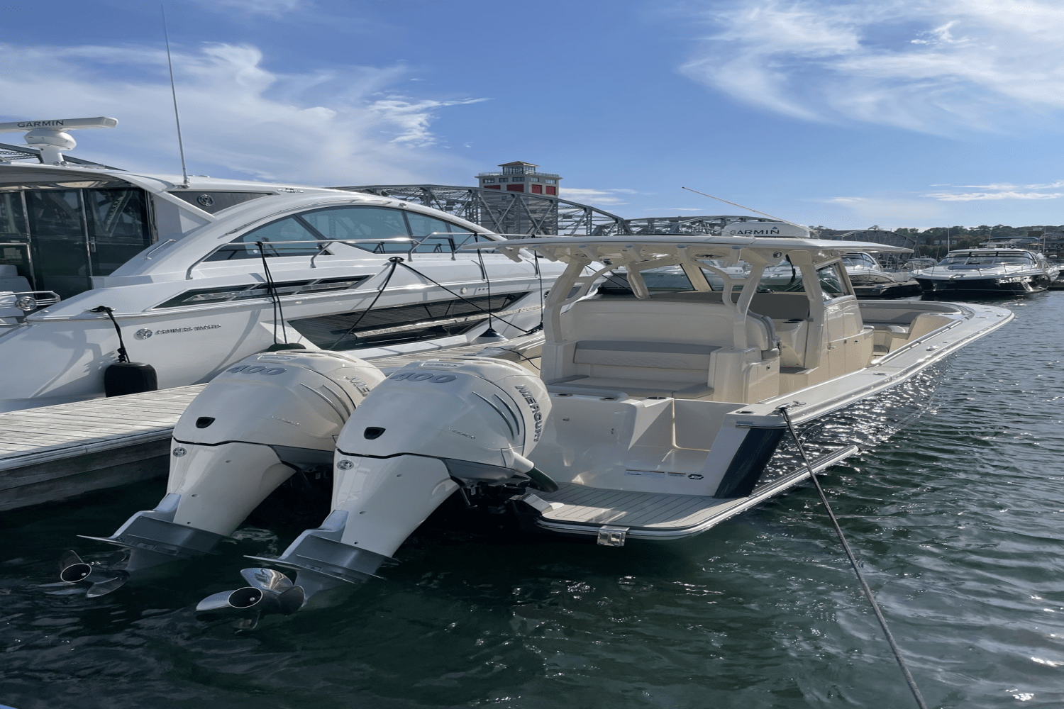 Slide: The Image of Scout 330 LXF 2023 - 4