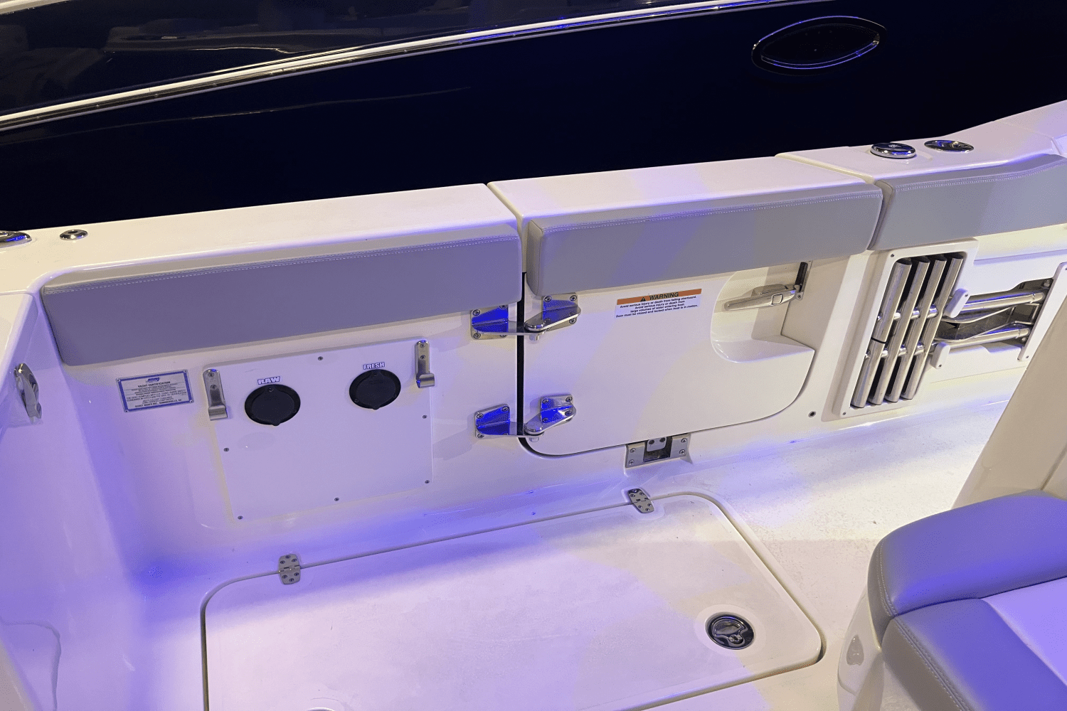 Slide: The Image of Scout 330 LXF 2023 - 43