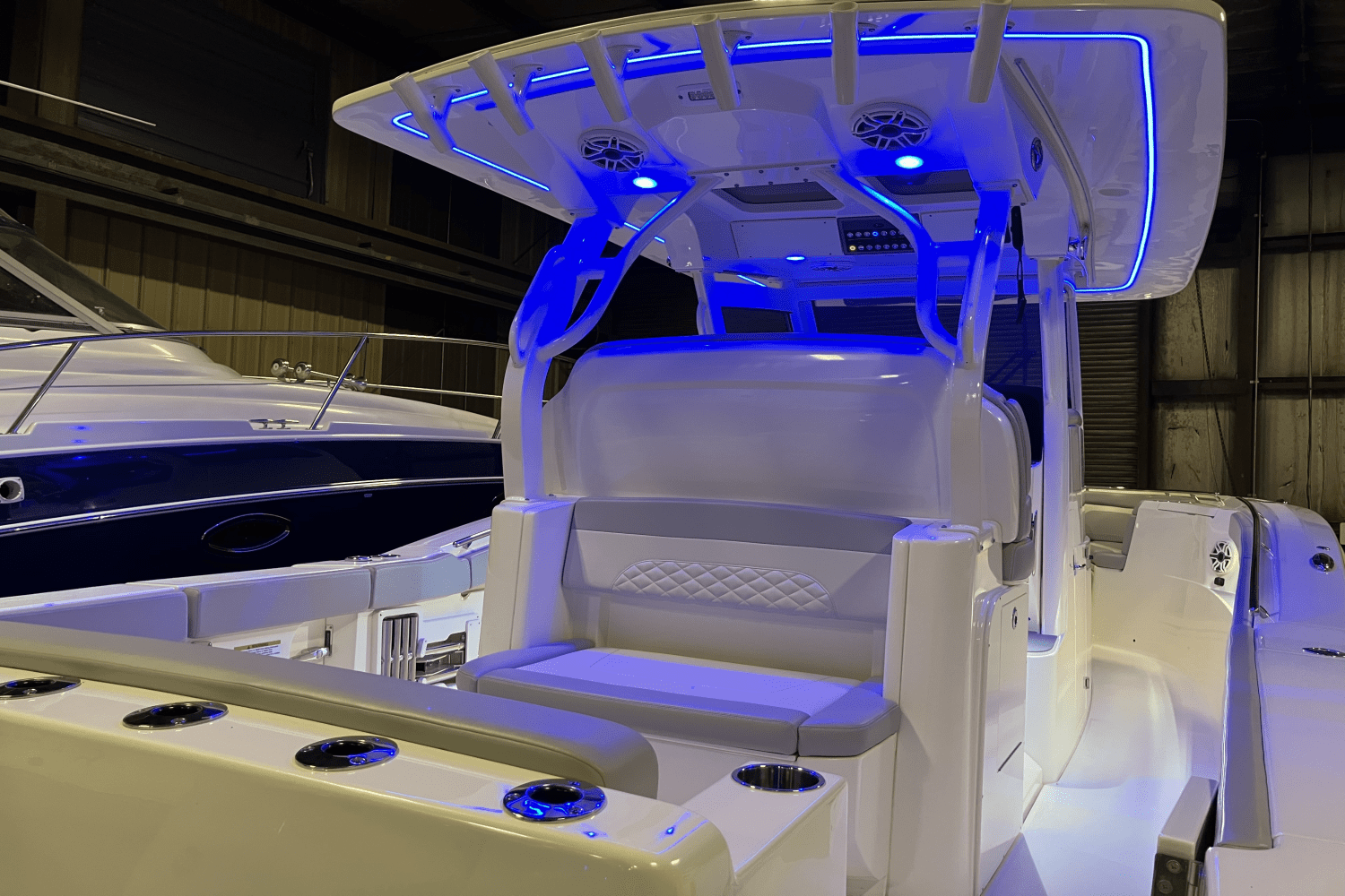 Slide: The Image of Scout 330 LXF 2023 - 44