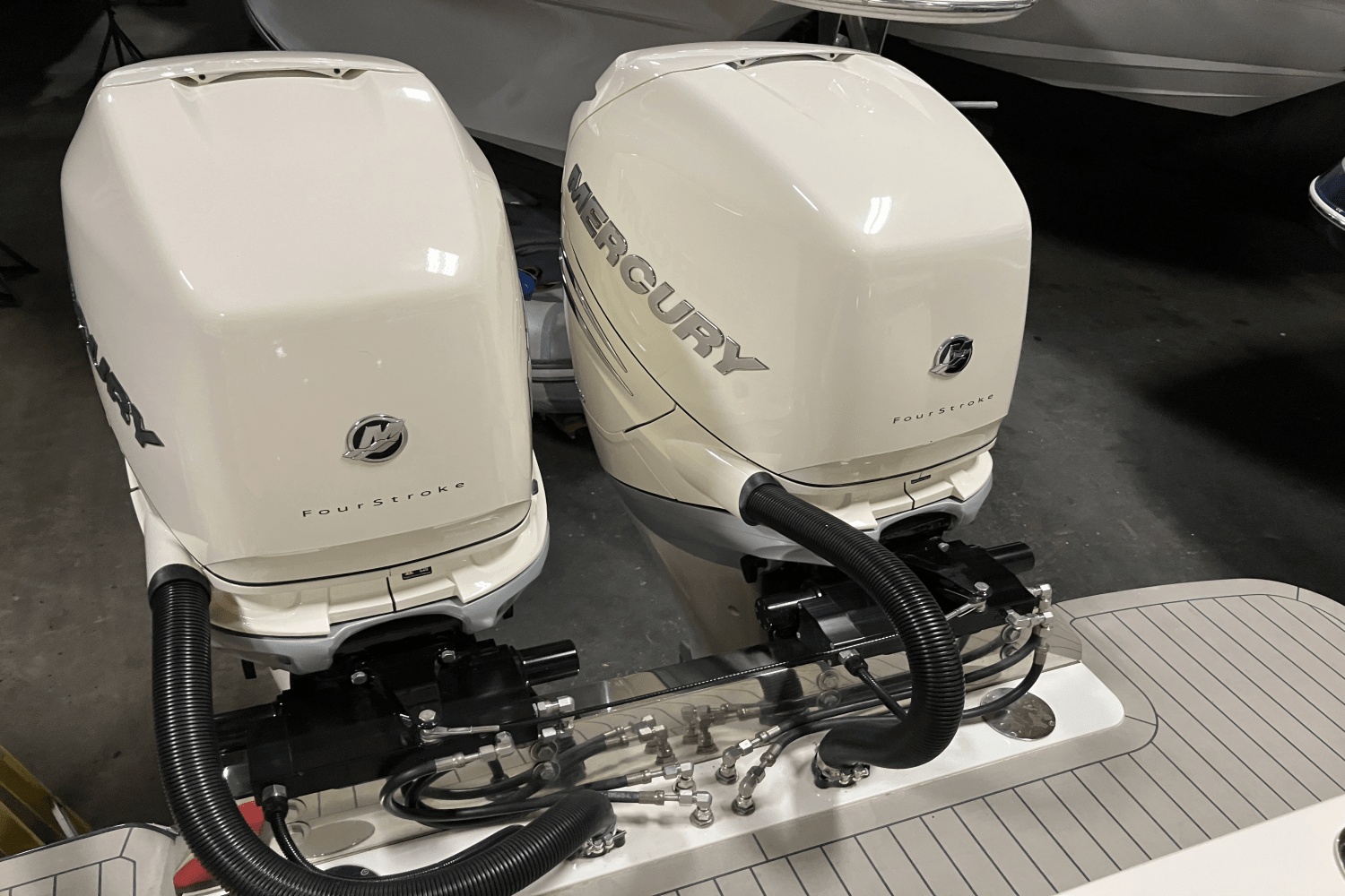 Slide: The Image of Scout 330 LXF 2023 - 54