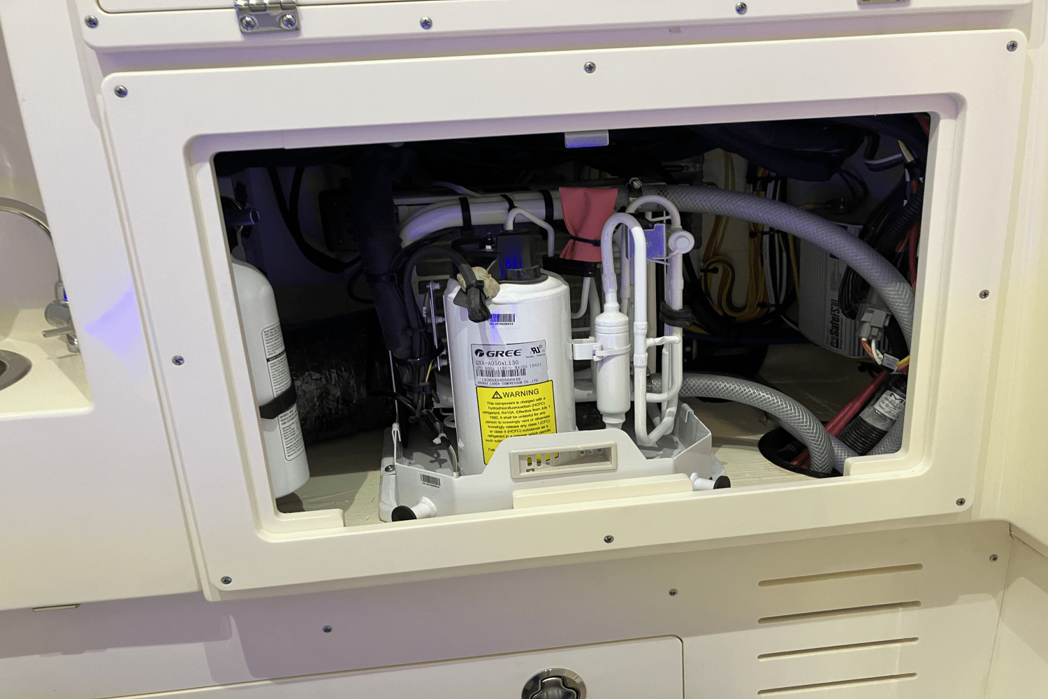 Slide: The Image of Scout 330 LXF 2023 - 56