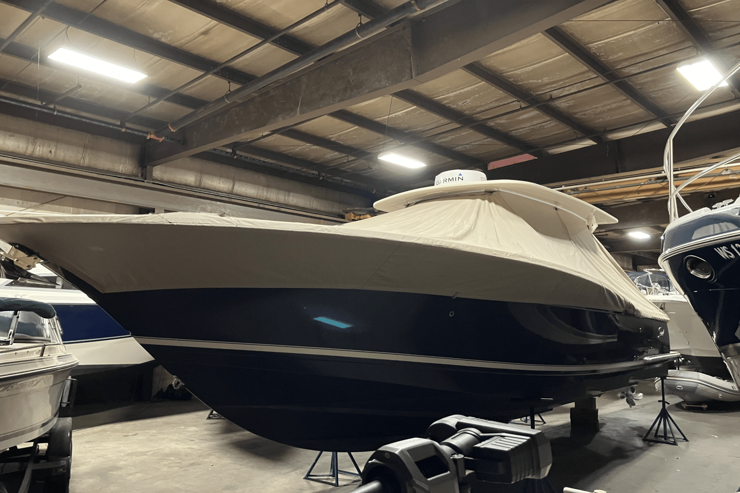 Slide: The Image of Scout 330 LXF 2023 - 7