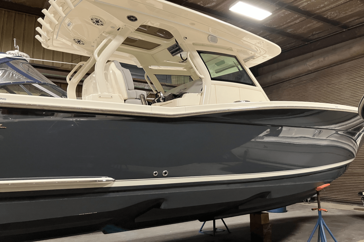 Slide: The Image of Scout 330 LXF 2023 - 8