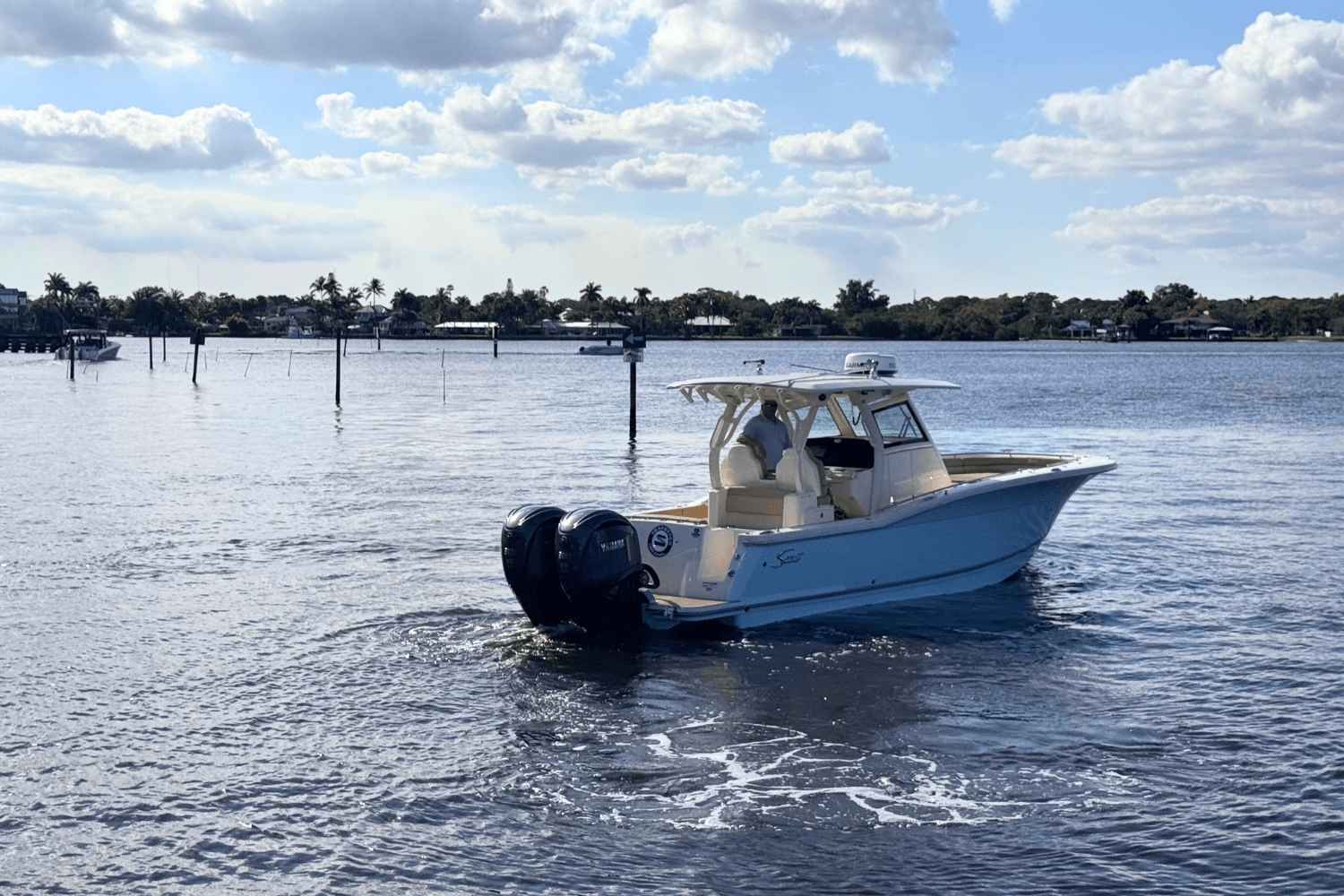 Slide: The Image of Scout 330 LXF 2024 - 1