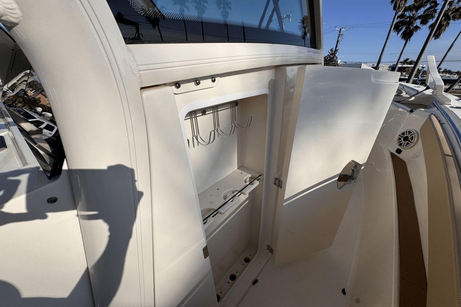 Slide: The Image of Scout 330 LXF 2024 - 15