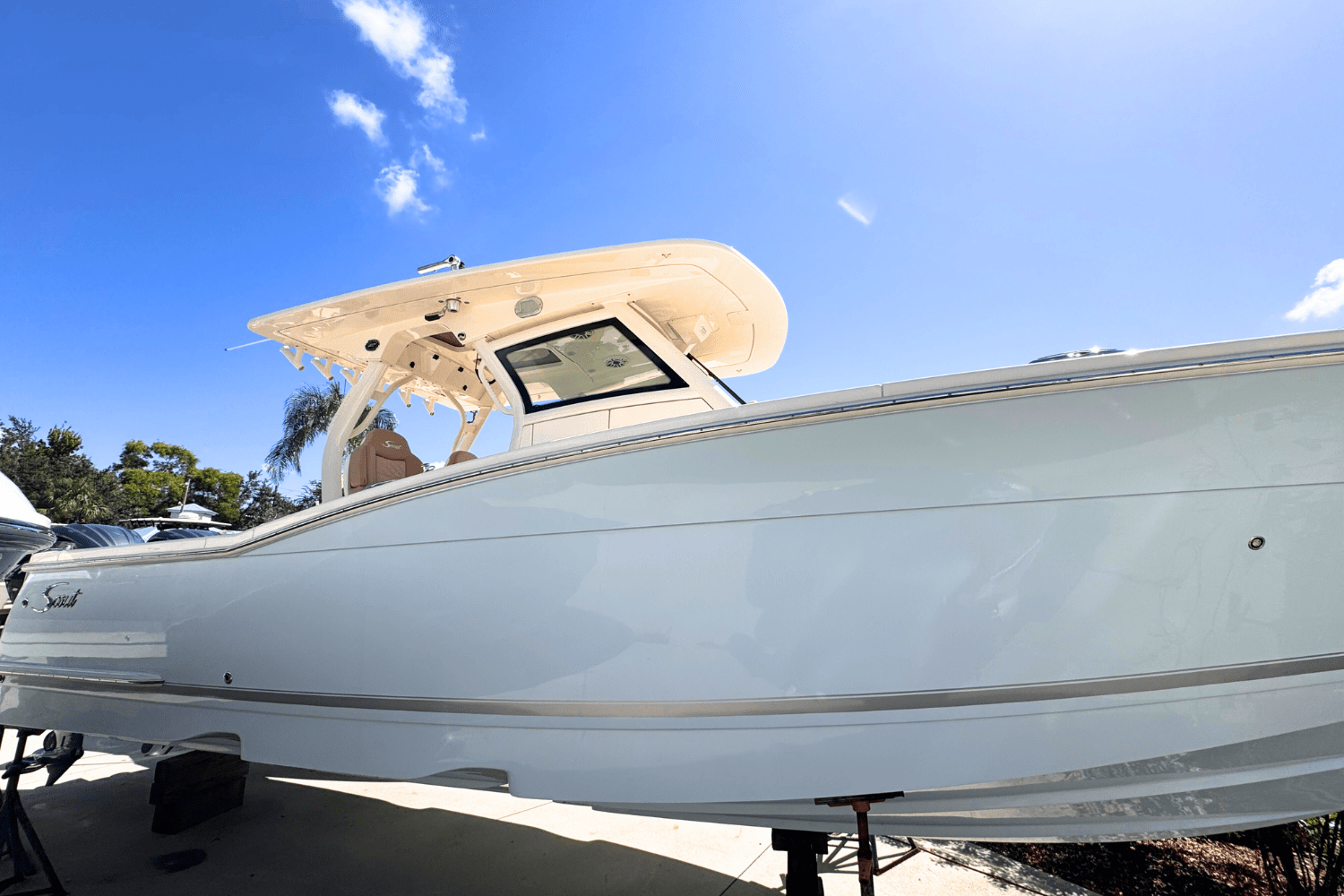 Slide: The Image of Scout 330 LXF 2024 - 3