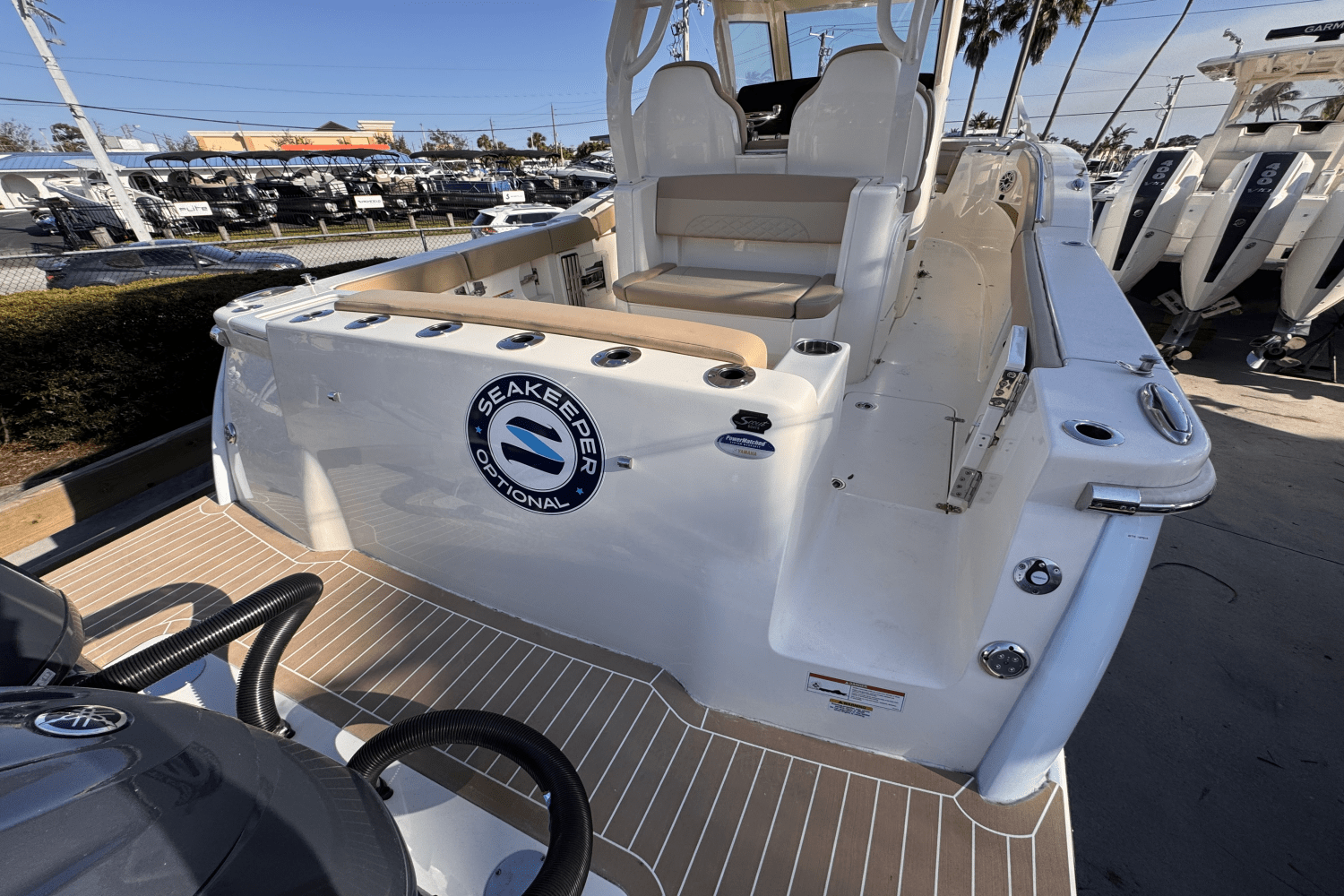 Slide: The Image of Scout 330 LXF 2024 - 6