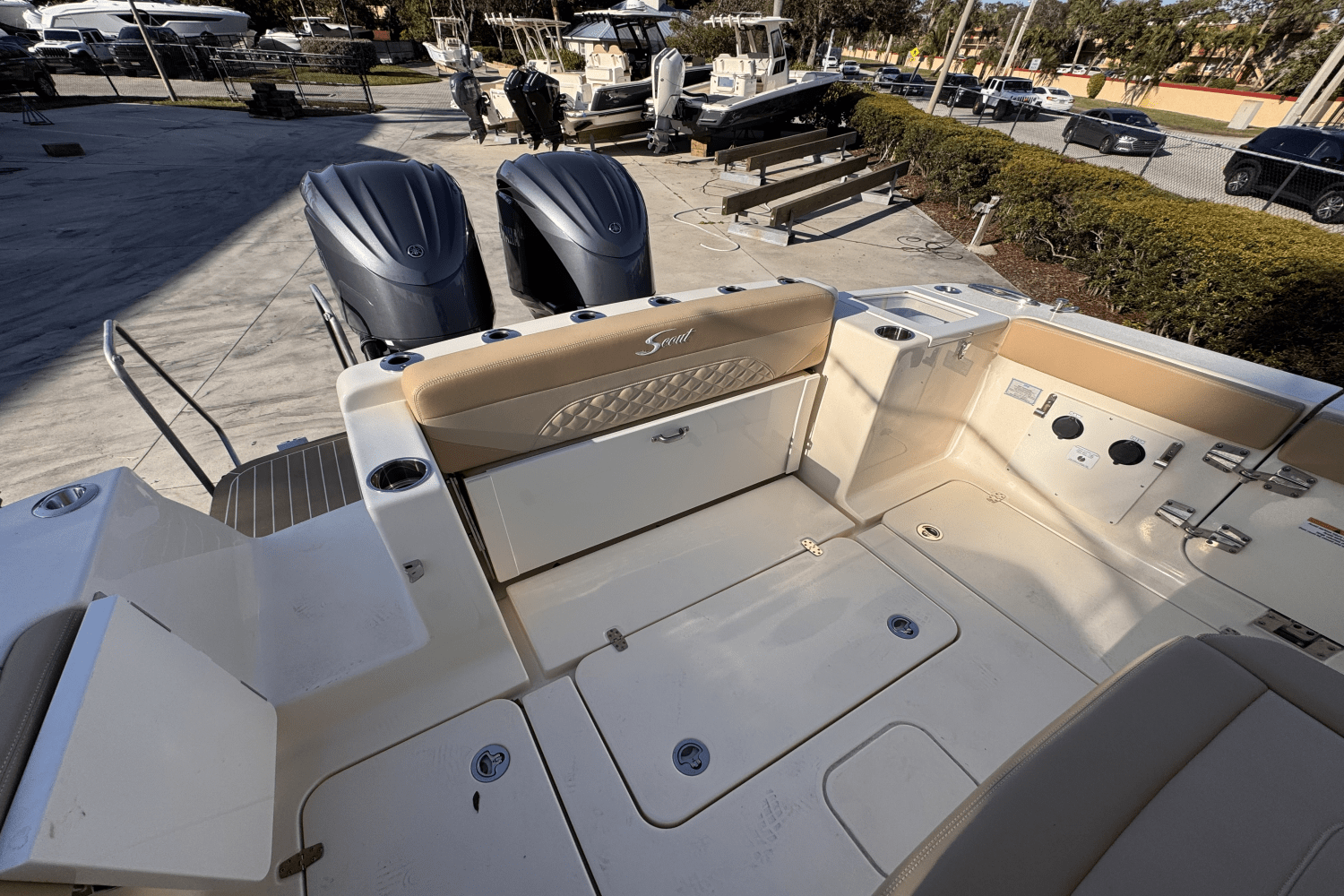 Slide: The Image of Scout 330 LXF 2024 - 9