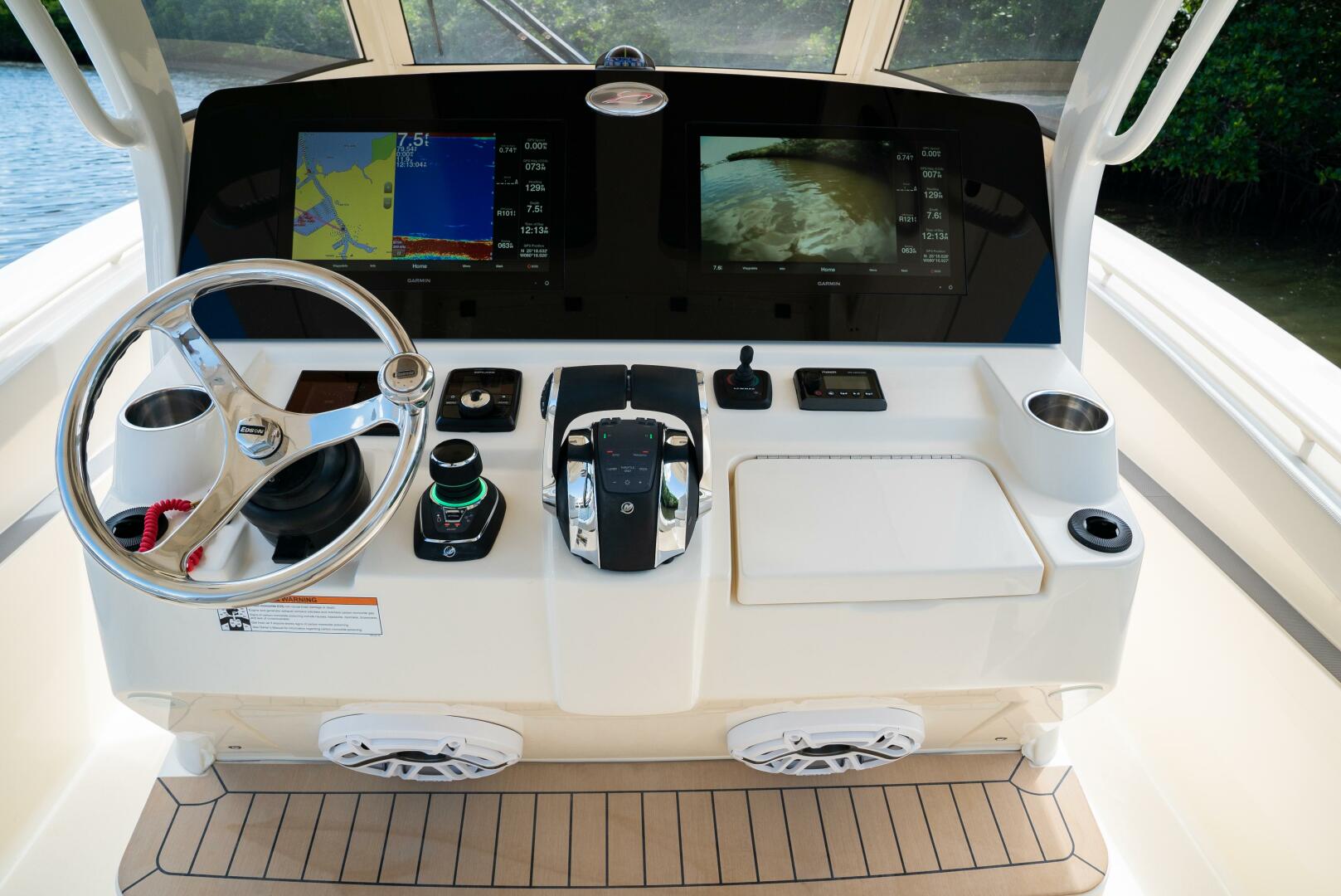 Slide: The Image of Scout 330 LXF 2025 - 5060596