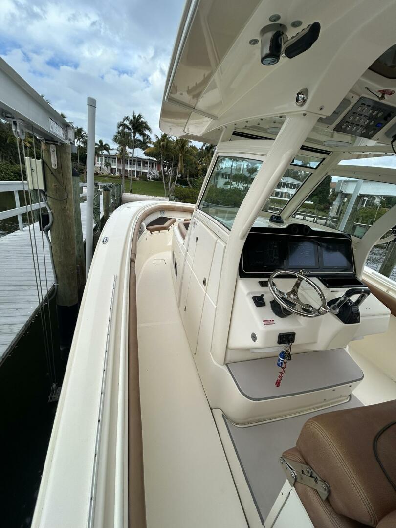 Slide: The Image of Scout 350 Lxf 2015 - 4955358