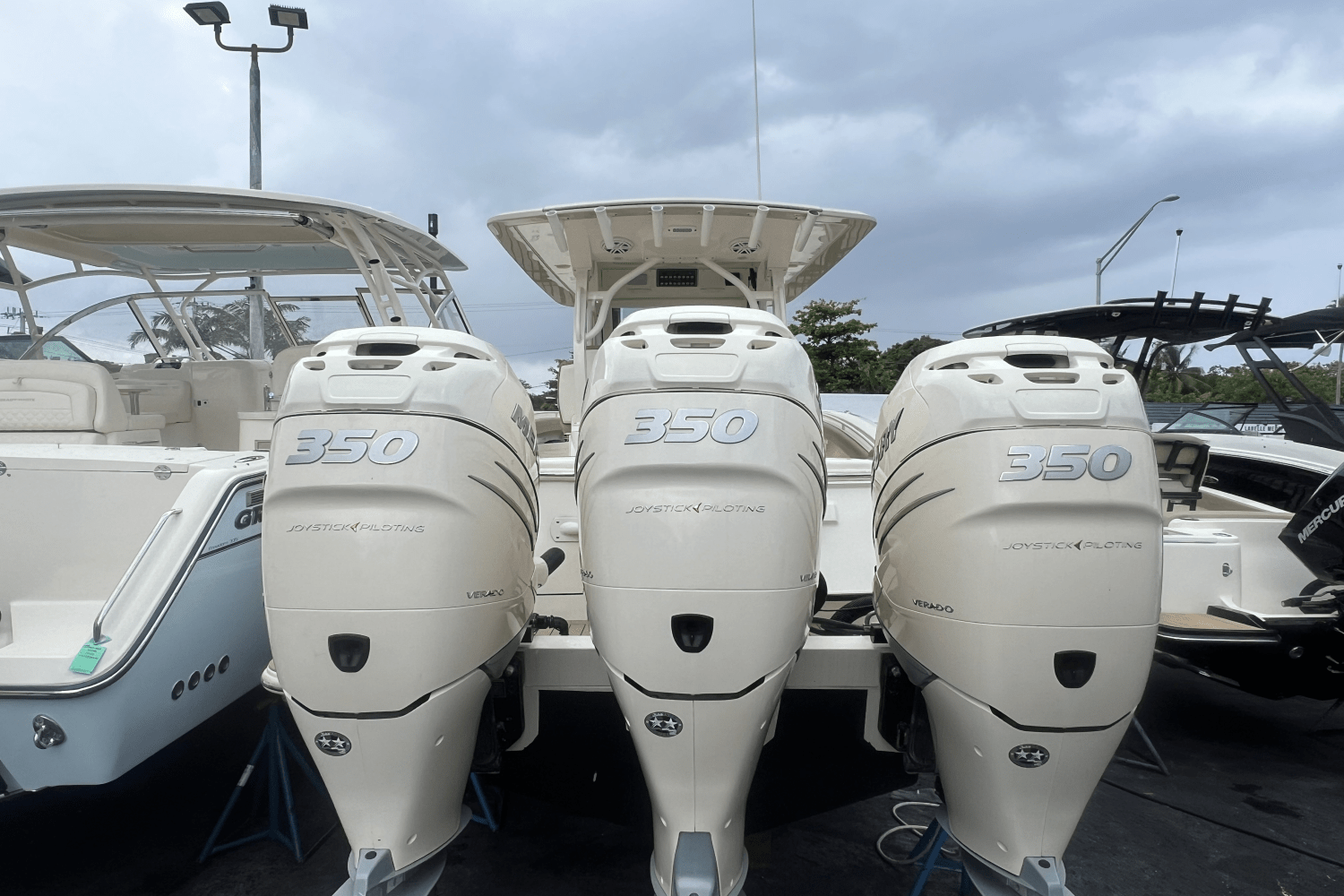 Slide: The Image of Scout 355 LXF 2018 - 0