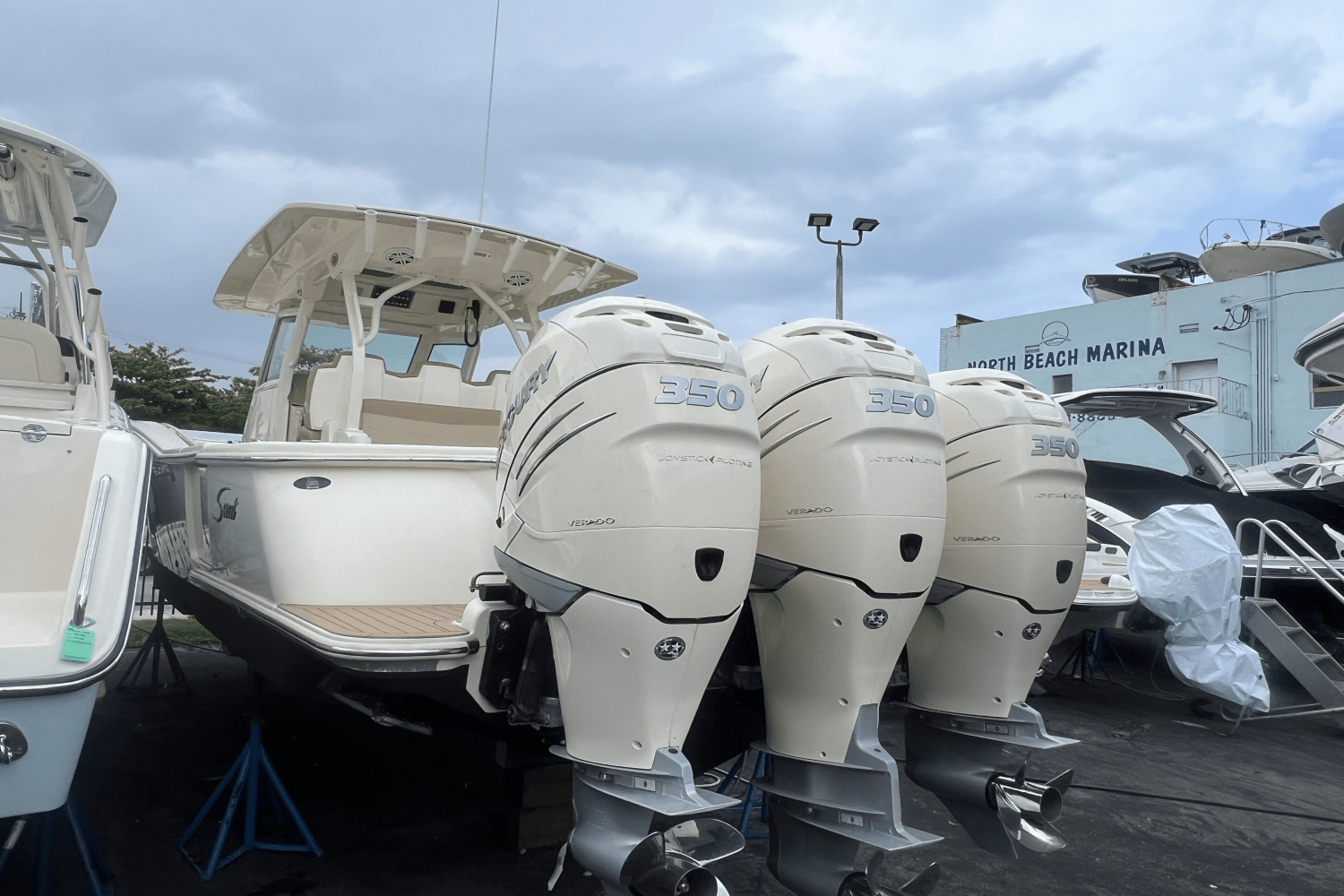 Slide: The Image of Scout 355 LXF 2018 - 1