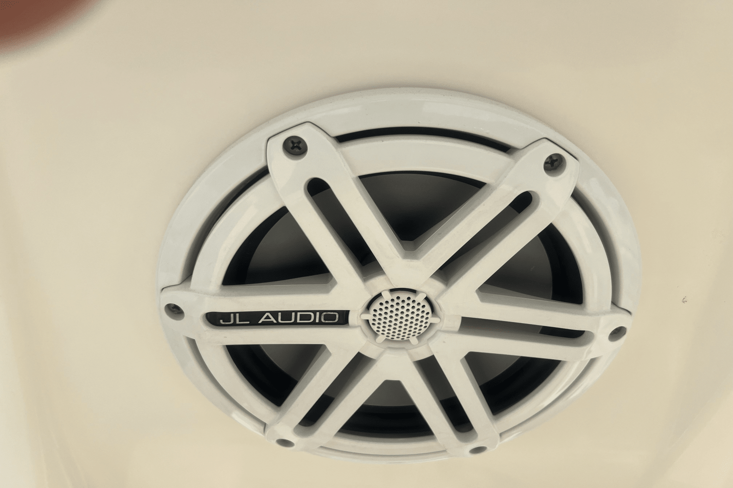 Slide: The Image of Scout 355 LXF 2018 - 10