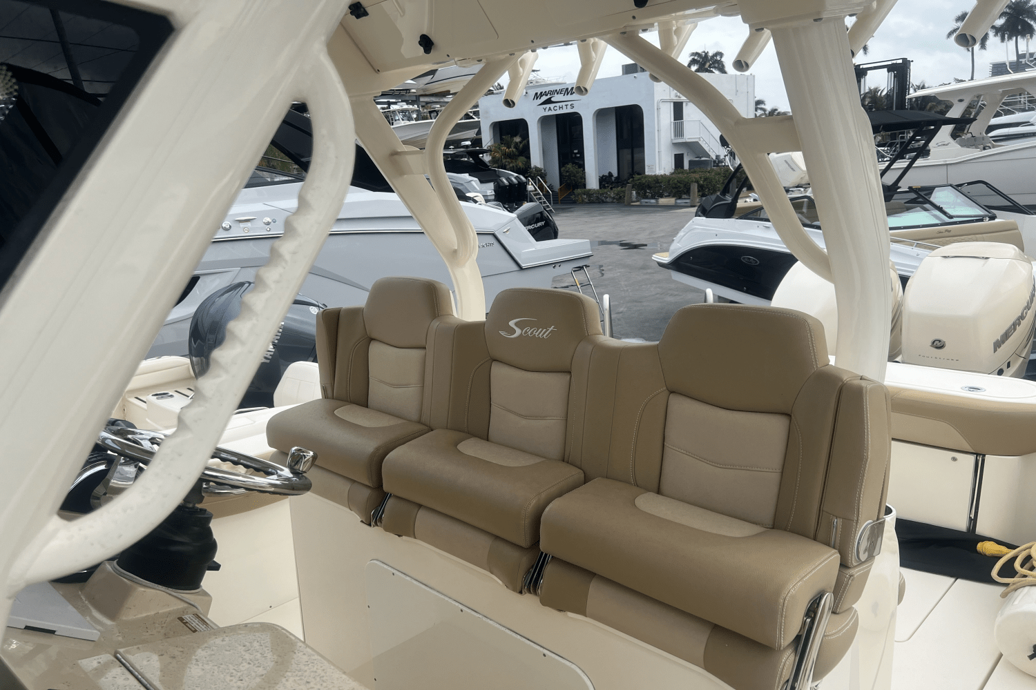 Slide: The Image of Scout 355 LXF 2018 - 12