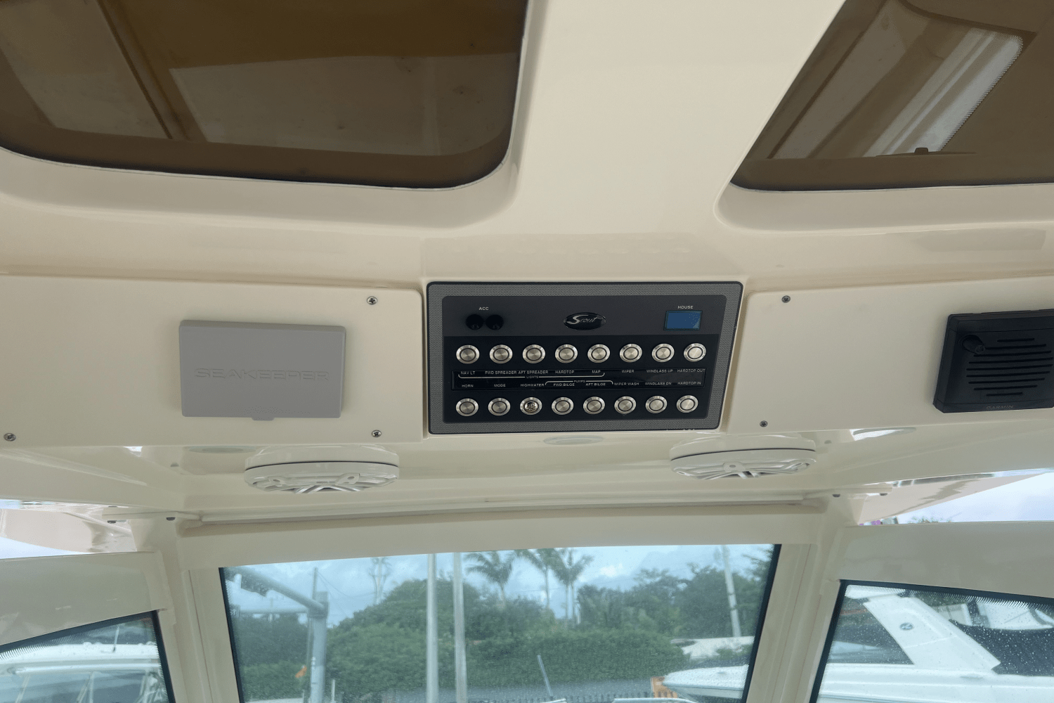 Slide: The Image of Scout 355 LXF 2018 - 13