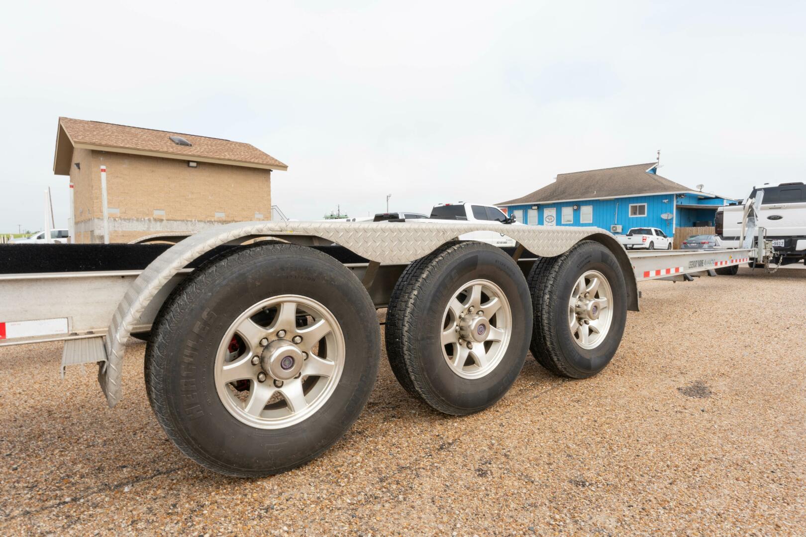 Slide: The Image of 2018 Scout 355 LXF - 5191203