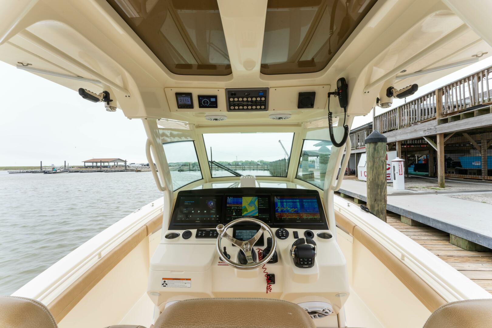 Slide: The Image of 2018 Scout 355 LXF - 5191174