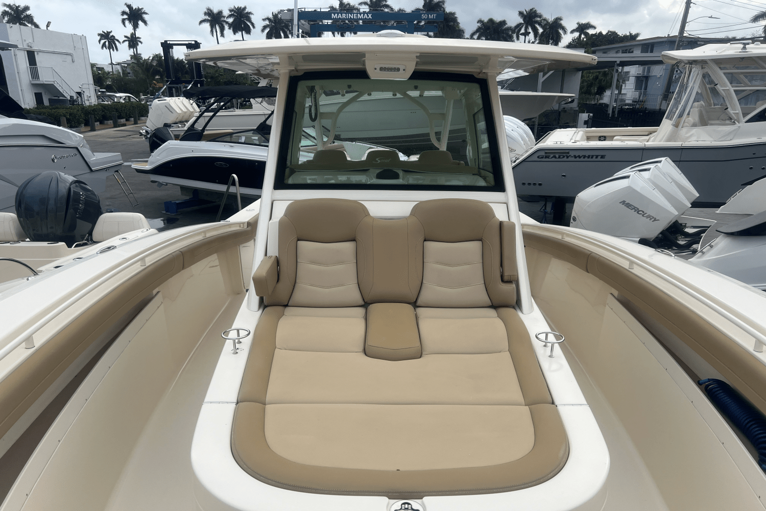 Slide: The Image of Scout 355 LXF 2018 - 6