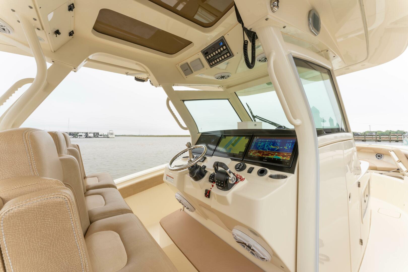 Slide: The Image of 2018 Scout 355 LXF - 5191180