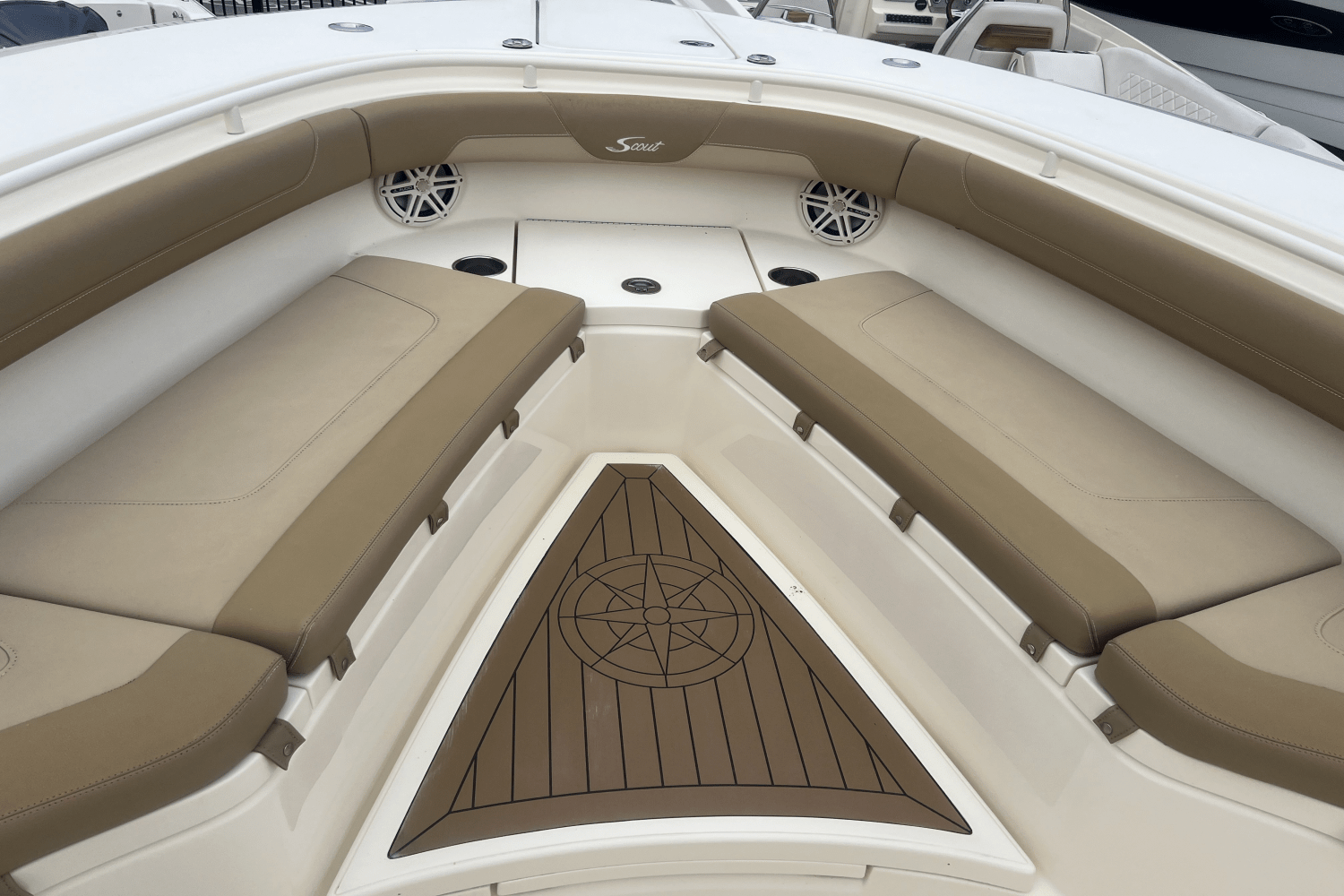 Slide: The Image of Scout 355 LXF 2018 - 7