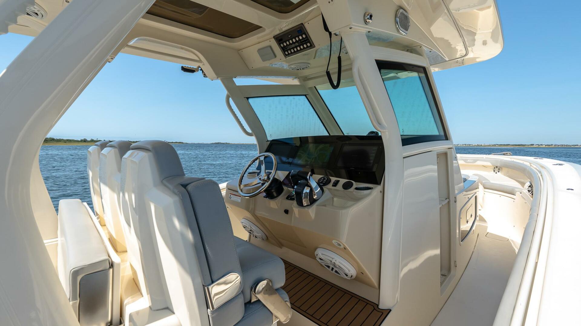 Slide: The Image of Scout 355 LXF 2019 - 4673231