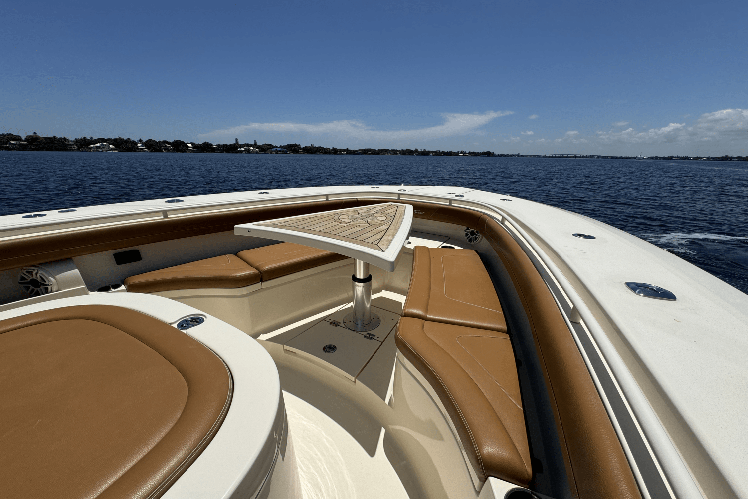 Slide: The Image of Scout 355 LXF 2021 - 11