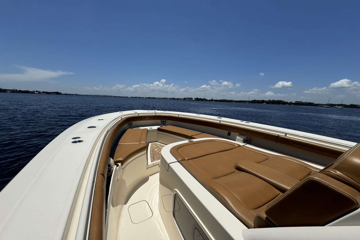 Slide: The Image of Scout 355 LXF 2021 - 20