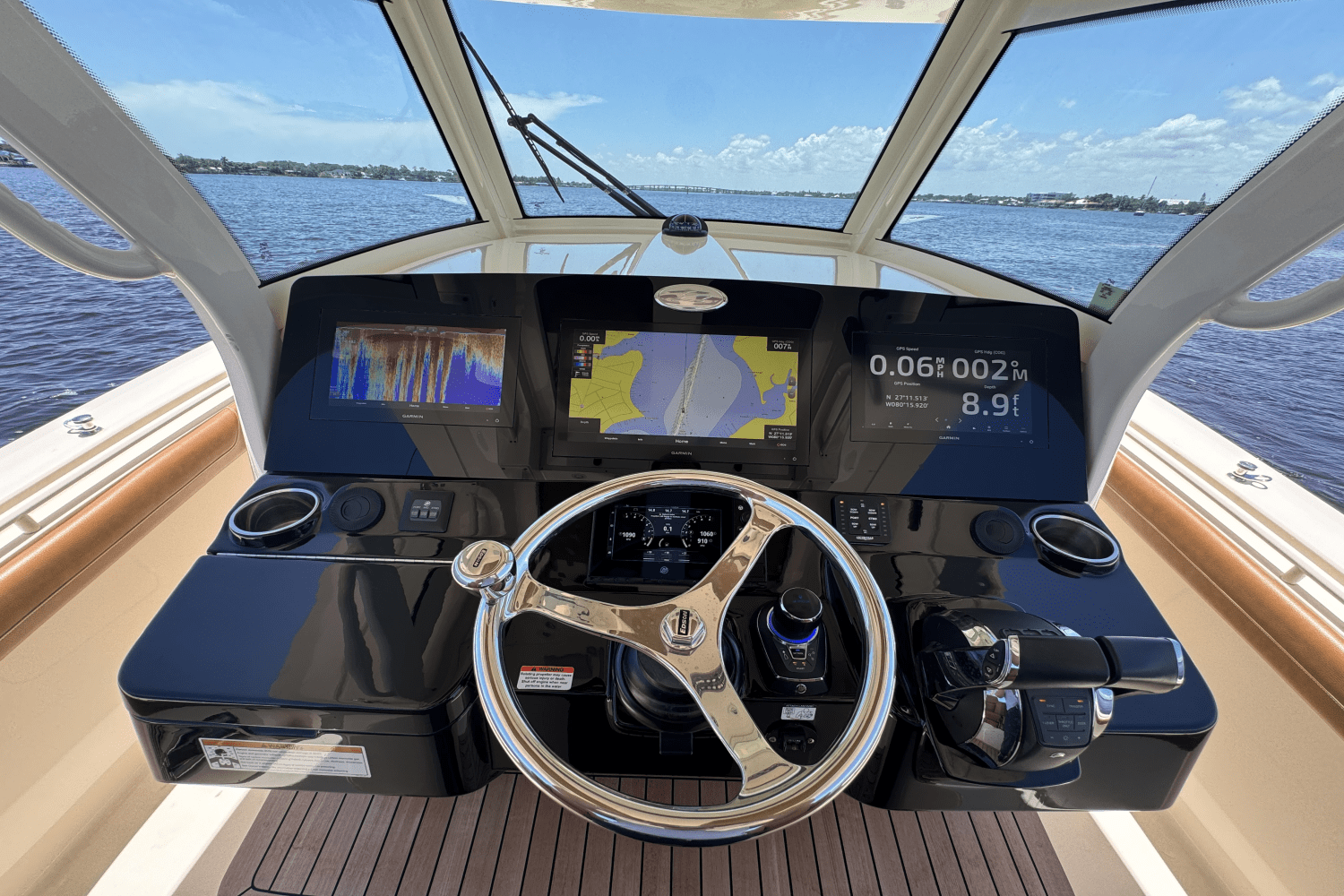 Slide: The Image of Scout 355 LXF 2021 - 22