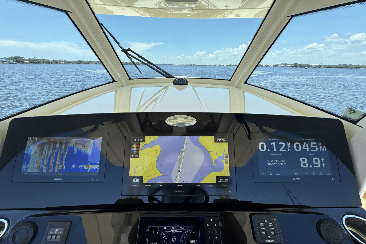 Slide: The Image of Scout 355 LXF 2021 - 23