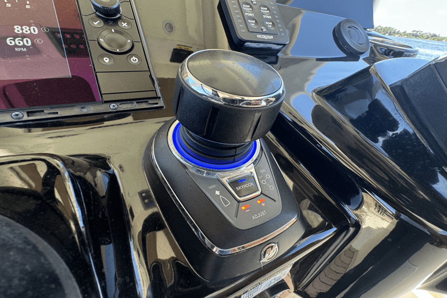 Slide: The Image of Scout 355 LXF 2021 - 25