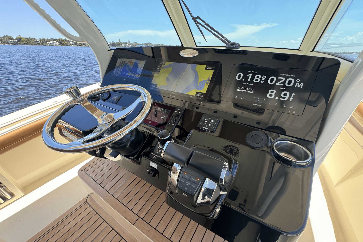 Slide: The Image of Scout 355 LXF 2021 - 26