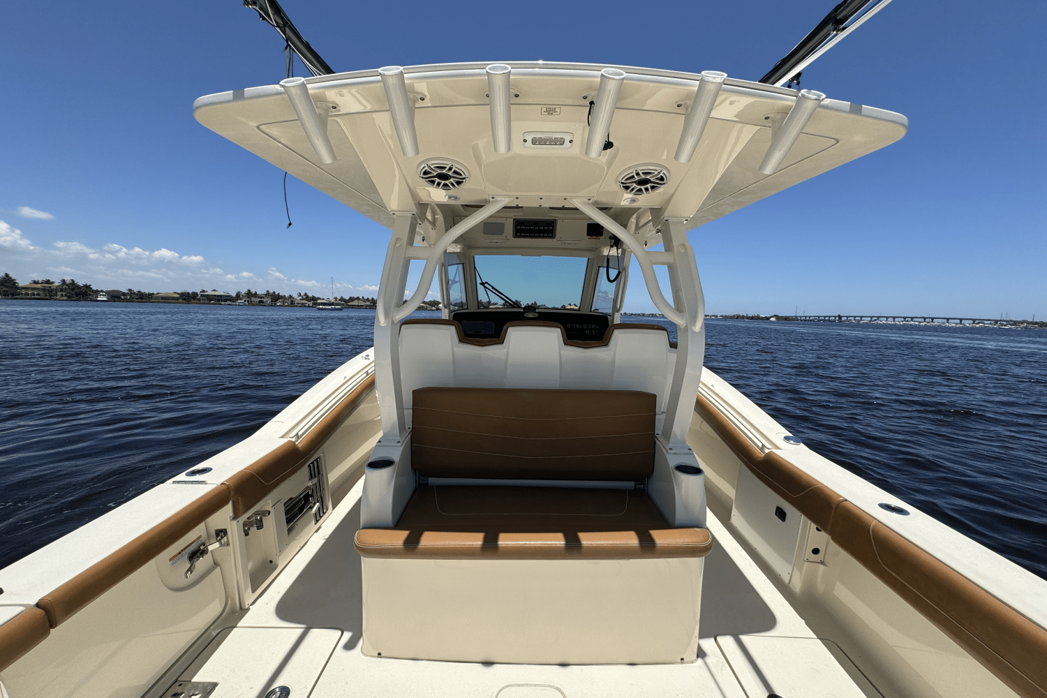 Slide: The Image of Scout 355 LXF 2021 - 36