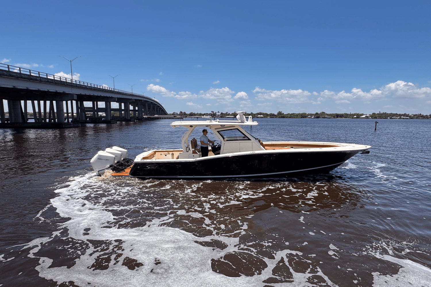 Slide: The Image of Scout 355 LXF 2021 - 4