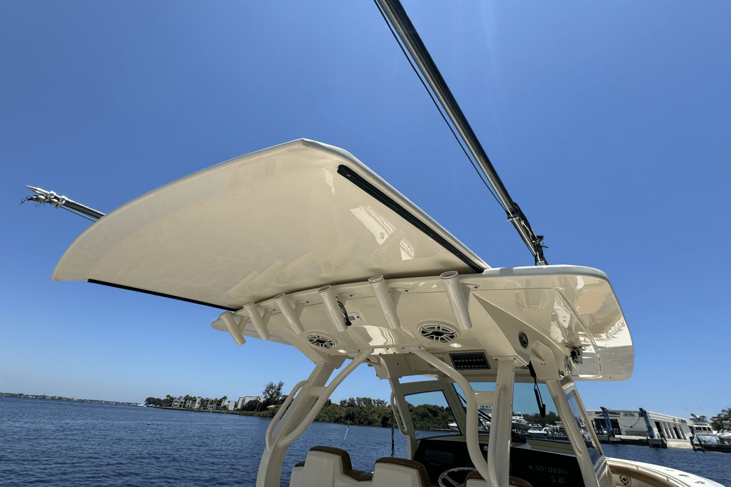 Slide: The Image of Scout 355 LXF 2021 - 45