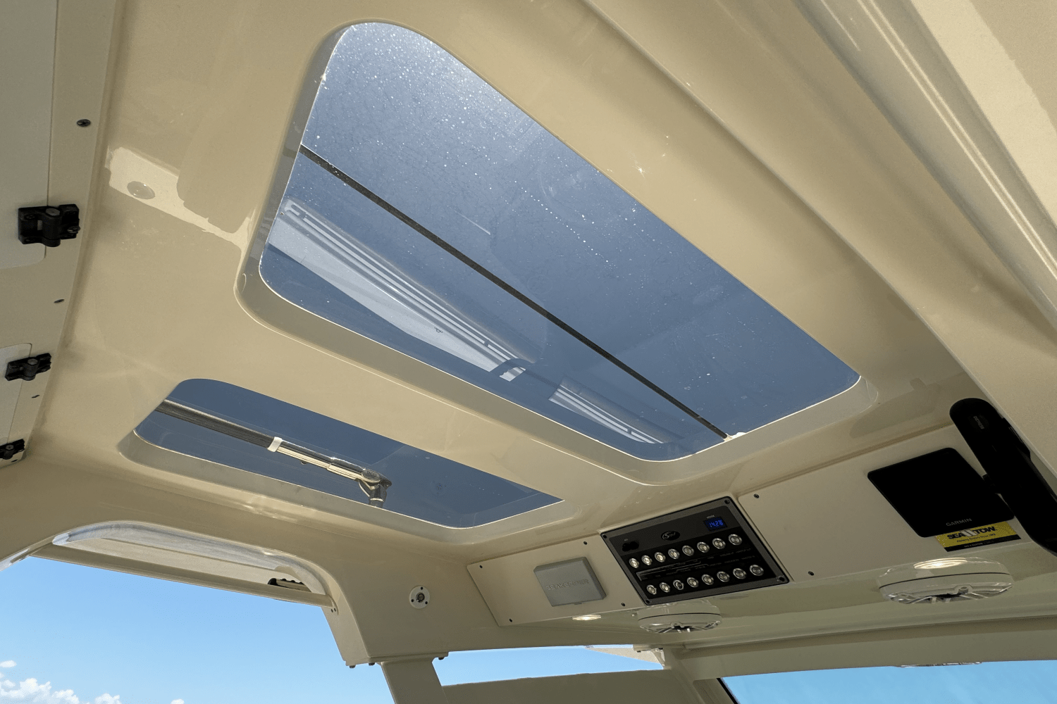 Slide: The Image of Scout 355 LXF 2021 - 46